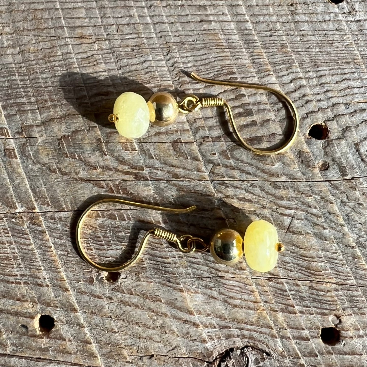 SariBlue®️ Buttercup Agate Earrings