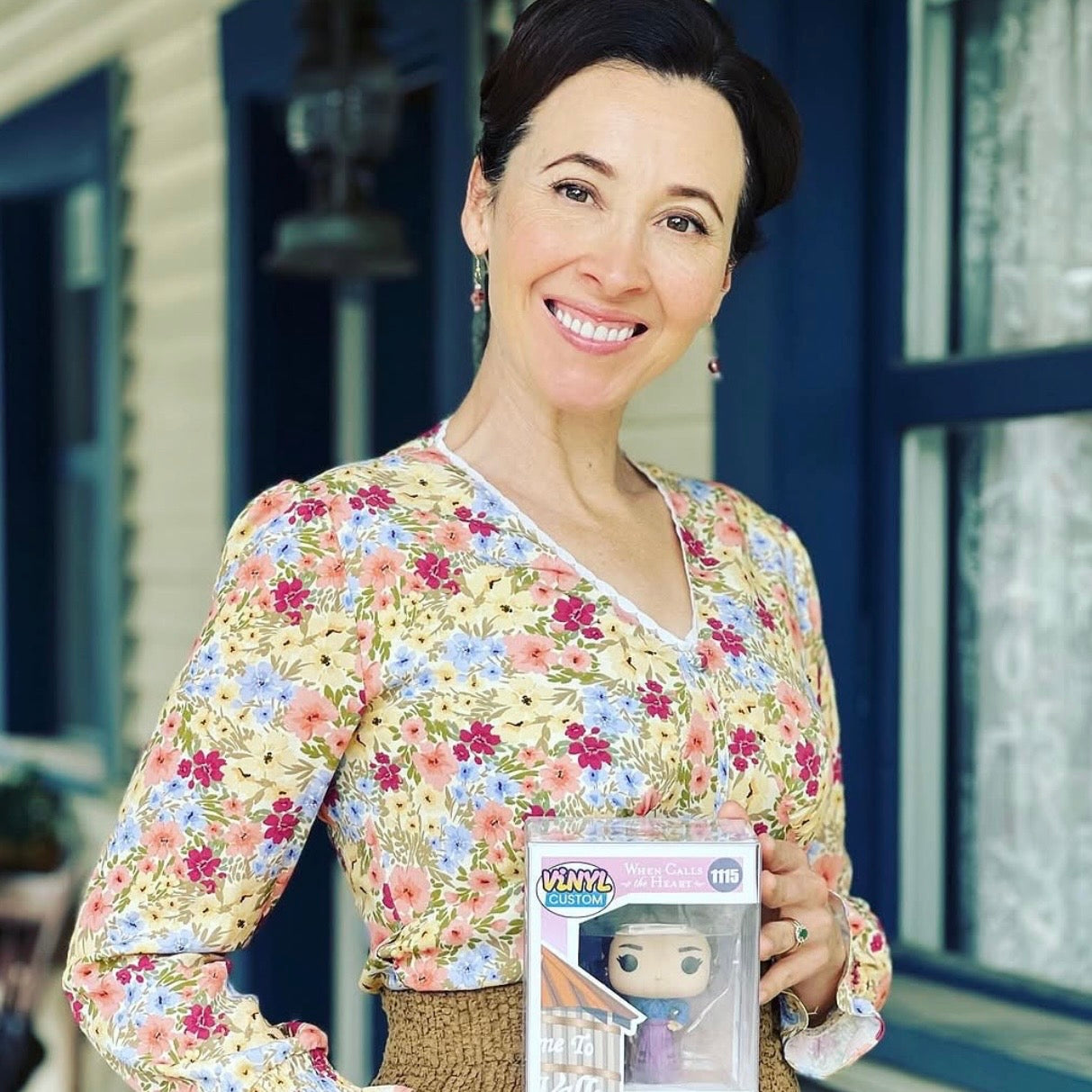 SariBlue® Rosa Czech Glass Earrings