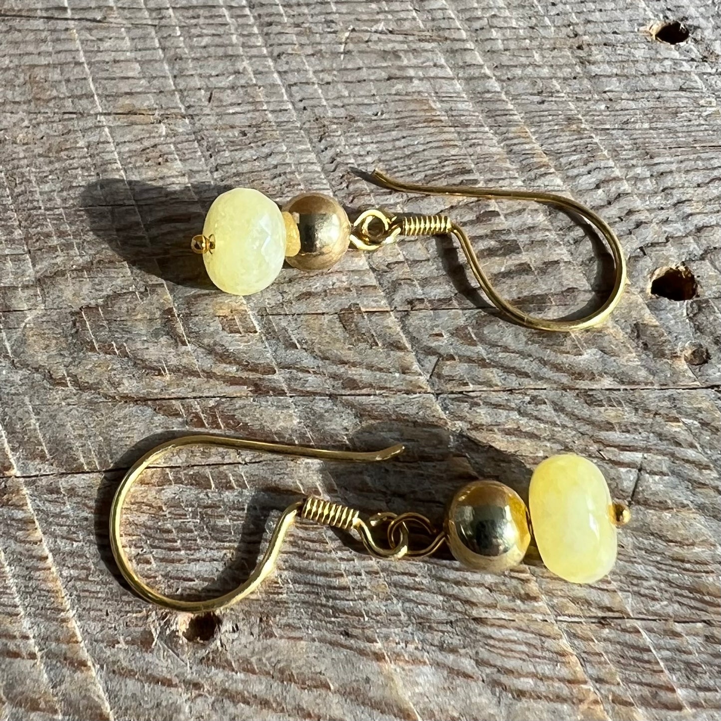 SariBlue®️ Buttercup Agate Earrings