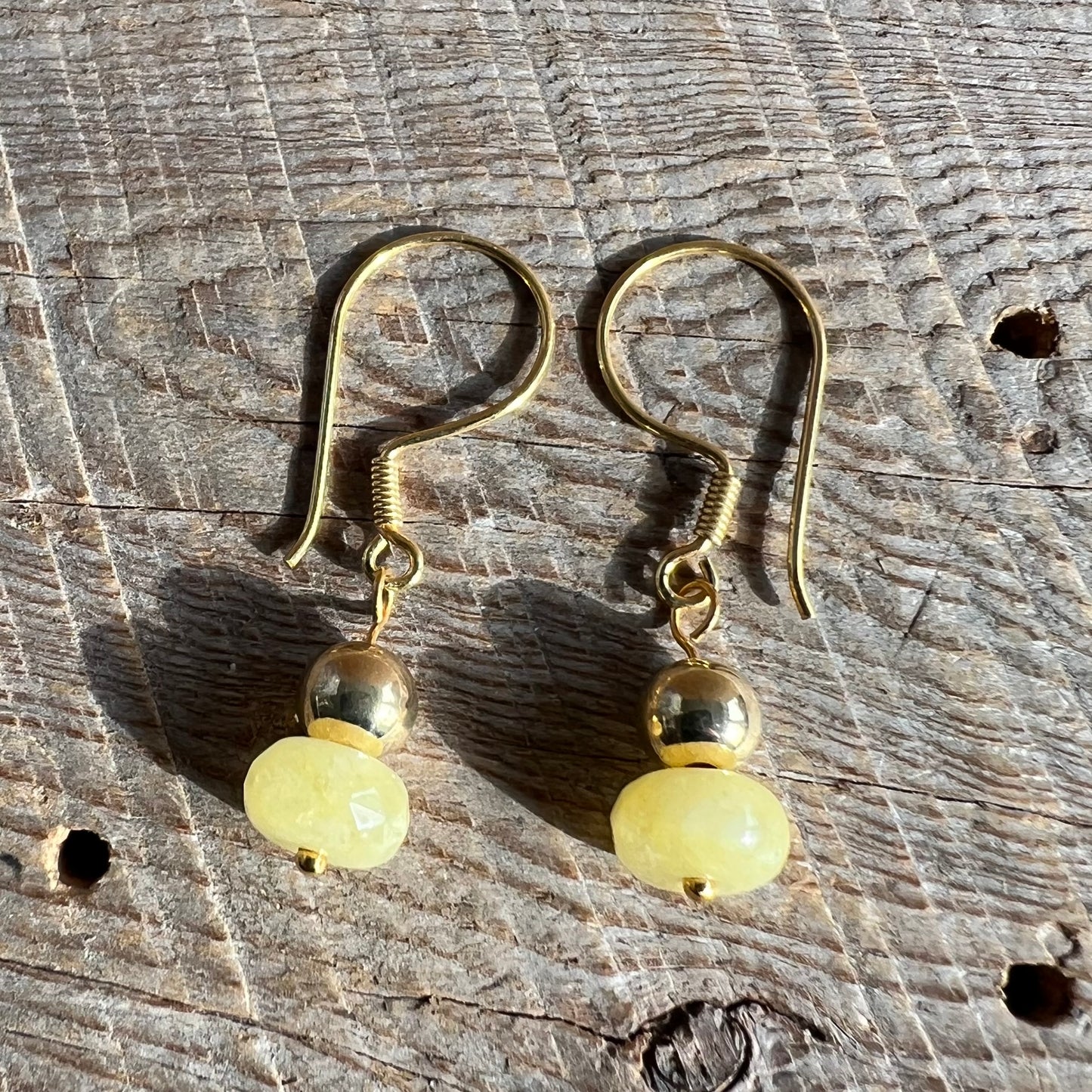 SariBlue®️ Buttercup Agate Earrings